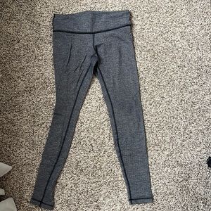 LuLu Lemon Bottoms Herring Bone Pattern Size 8